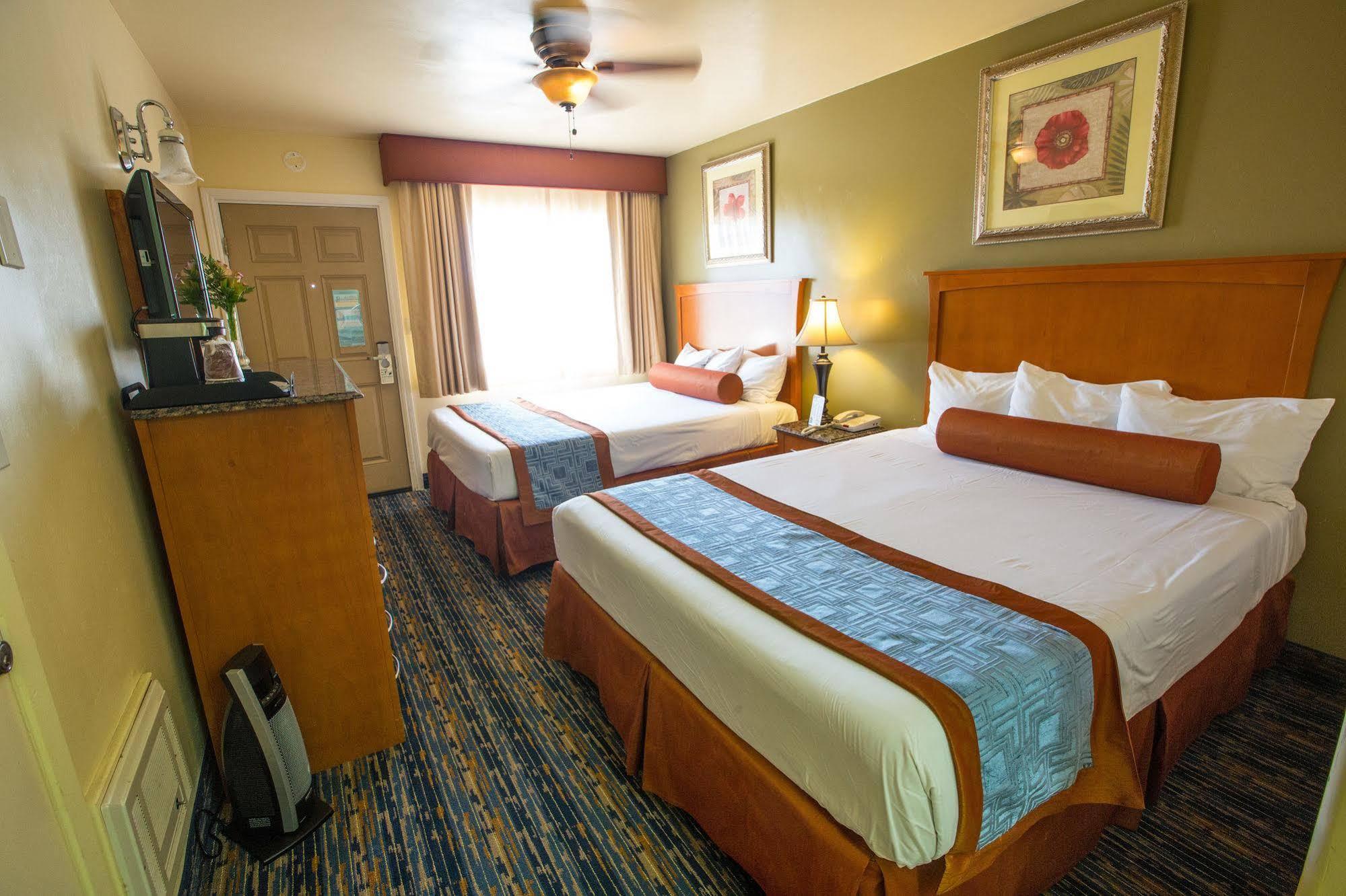 Beachwalker Inn & Suites Пизмоу Бийч Екстериор снимка
