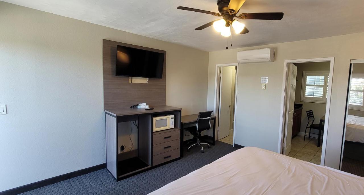 Beachwalker Inn & Suites Пизмоу Бийч Екстериор снимка